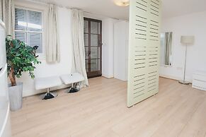 Cambridge City Studios by Paymán Club