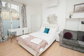 Cambridge City Studios by Paymán Club