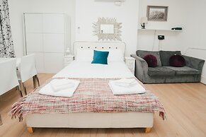 Cambridge City Studios by Paymán Club