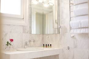 Gatto Perso Luxury Apartments