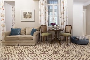 Gatto Perso Luxury Apartments