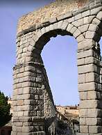 Hotel Avenida Del Sotillo