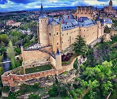 Hotel Avenida Del Sotillo