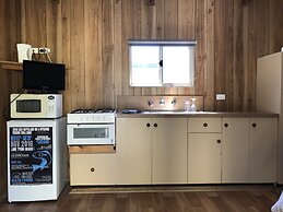The Waterwheel Beach Cabins - Caravan Park