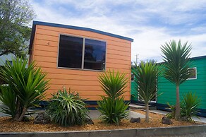 The Waterwheel Beach Cabins - Caravan Park