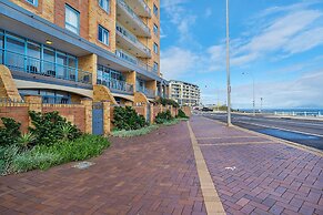 Newcastle Short Stay Apartments - Sandbar Newcastle Beach