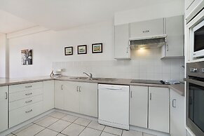 Newcastle Short Stay Apartments - Sandbar Newcastle Beach