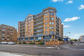 Newcastle Short Stay Apartments - Sandbar Newcastle Beach