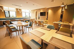 Holiday Inn Express Yingkou Onelong Plaza by IHG