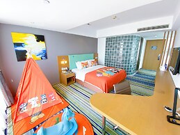 Holiday Inn Express Yingkou Onelong Plaza by IHG