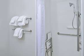 Holiday Inn Express & Suites Brighton South - US 23 by IHG