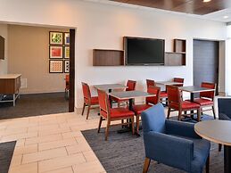 Holiday Inn Express & Suites Brighton South - US 23 by IHG