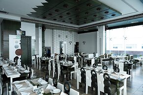 Hotel Holiday Resort