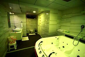 Hotel Holiday Resort