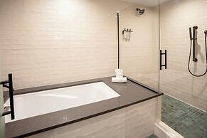 The Perry Hotel & Marina Key West