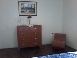 Royal Sweet Dreams Airport B&B