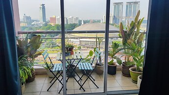 Balkoni Hijau at Casa Mutiara KL