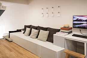 Bed One Block Hostel