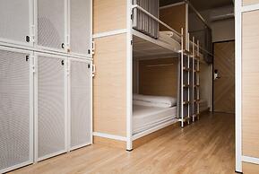 Bed One Block Hostel