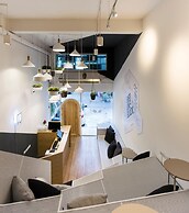 Bed One Block Hostel