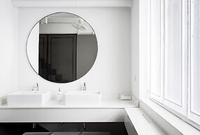 Bed One Block Hostel