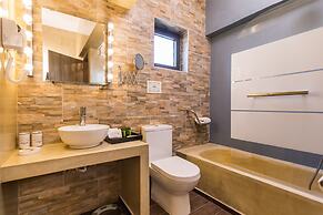 Theatro Hotel Odysseon