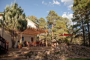 Pueblo Canyon Inn
