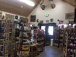 Lakeside Resort and Motel