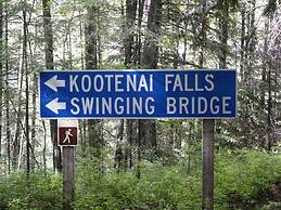 Lakeside Resort and Motel