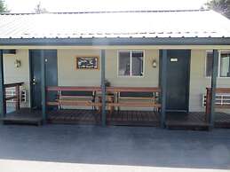 Lakeside Resort and Motel