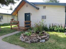 Lakeside Resort and Motel