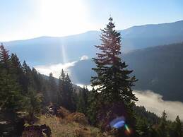 Lakeside Resort and Motel