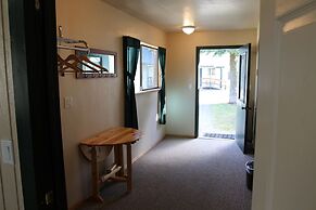 Lakeside Resort and Motel