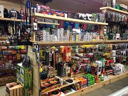 Lakeside Resort and Motel