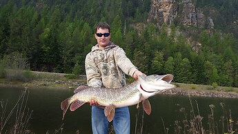 Lakeside Resort and Motel