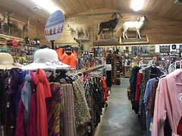 Lakeside Resort and Motel