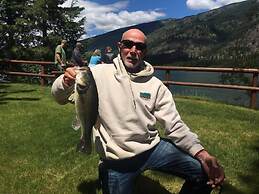 Lakeside Resort and Motel