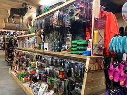 Lakeside Resort and Motel