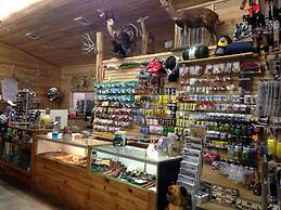 Lakeside Resort and Motel