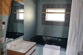 Lakeside Resort and Motel