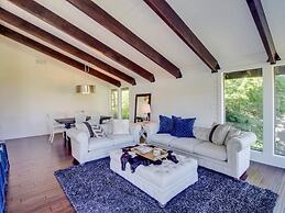 Chic Highlands Hideaway