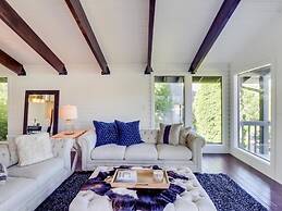 Chic Highlands Hideaway