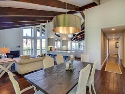 Chic Highlands Hideaway