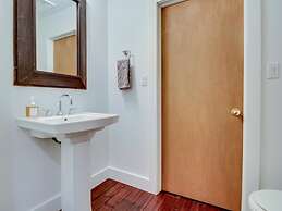 Chic Highlands Hideaway