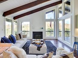 Chic Highlands Hideaway