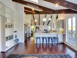 Chic Highlands Hideaway