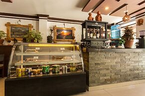 Hotel Raniban Arcade