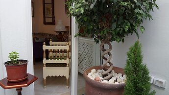 El Patio Courtyard House