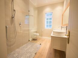 Exquisite Cottage 20