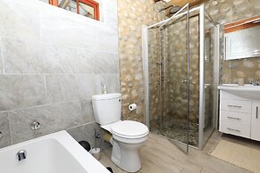 Big Tree House Lodge